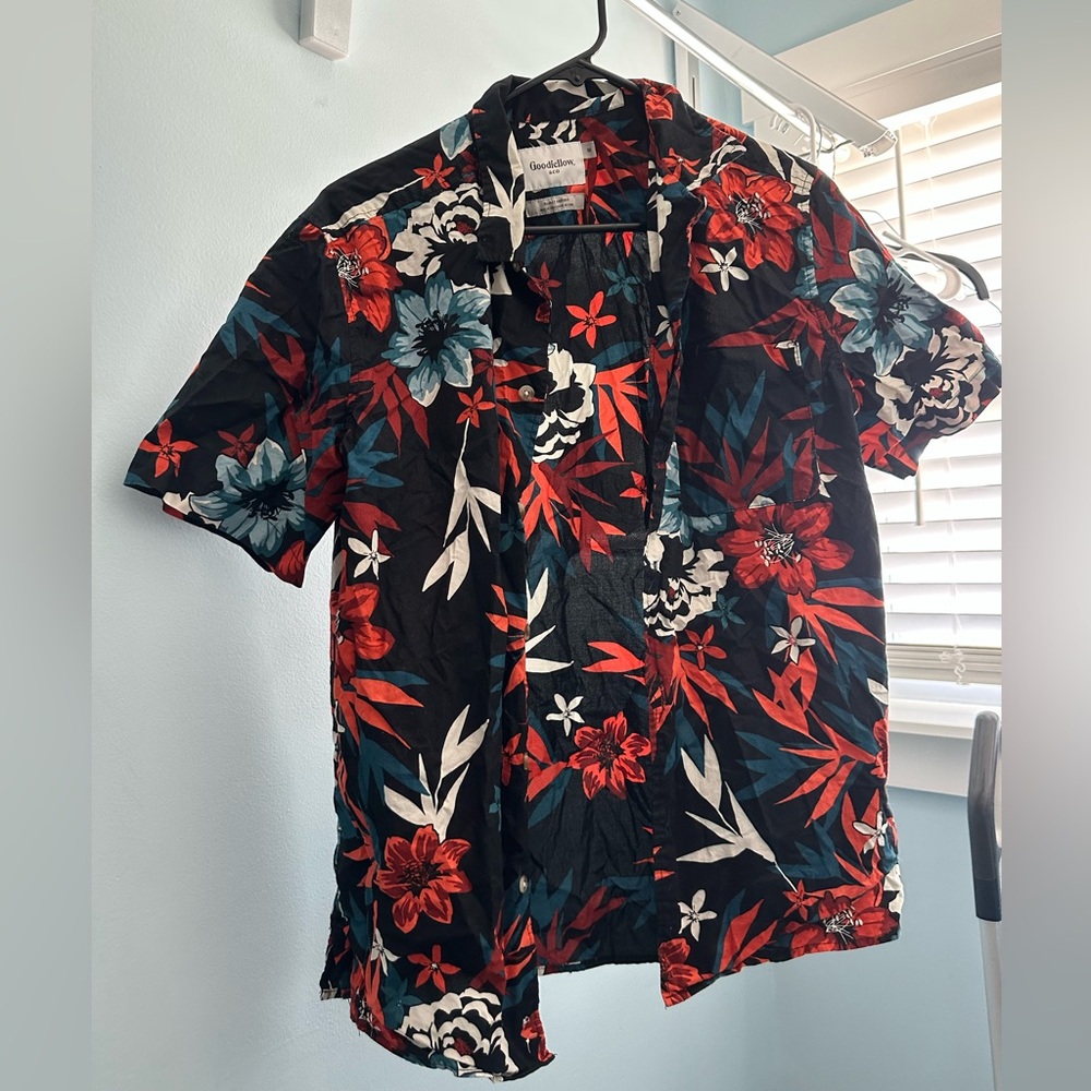 Goodfellow & Co. Button Down Hawaiian Short Sleeve Shirt Size Medium EUC